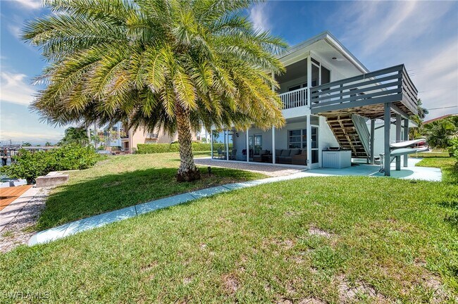 Building Photo - 31 E Pelican St