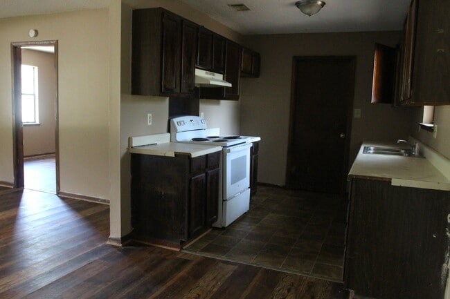 Building Photo - 2725 Yorktown Ave