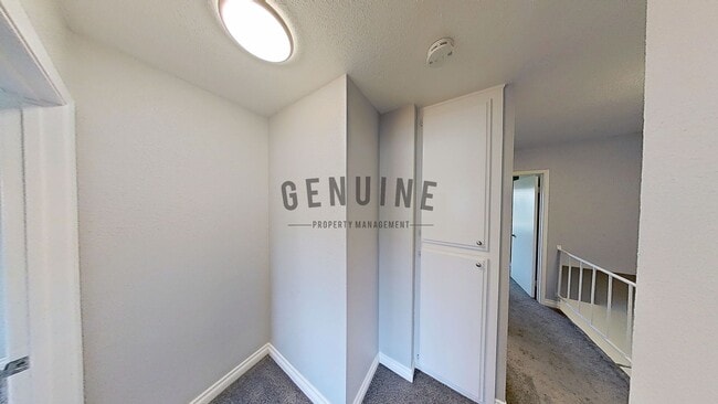 Building Photo - 10062 Los Coyotes Ct