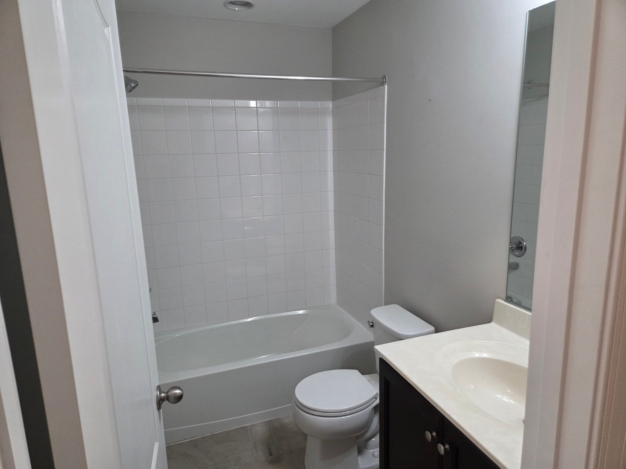 Upstairs hallway bath - 128 Loblolly Dr