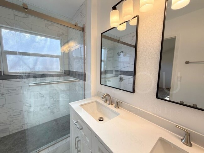 Building Photo - 3498 Mountainside Dr