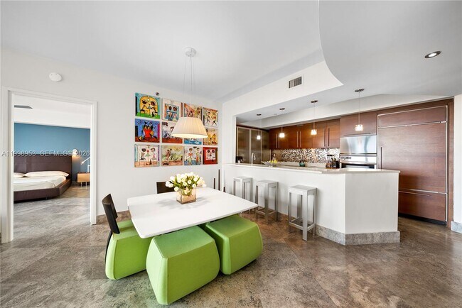 Building Photo - 450 Alton Rd