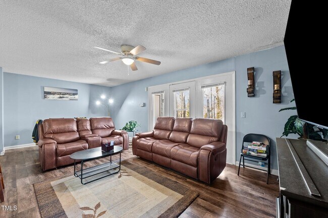 Building Photo - 702 Glendale Dr