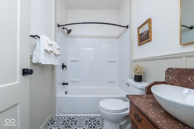 Building Photo - 615 N Grant Ave