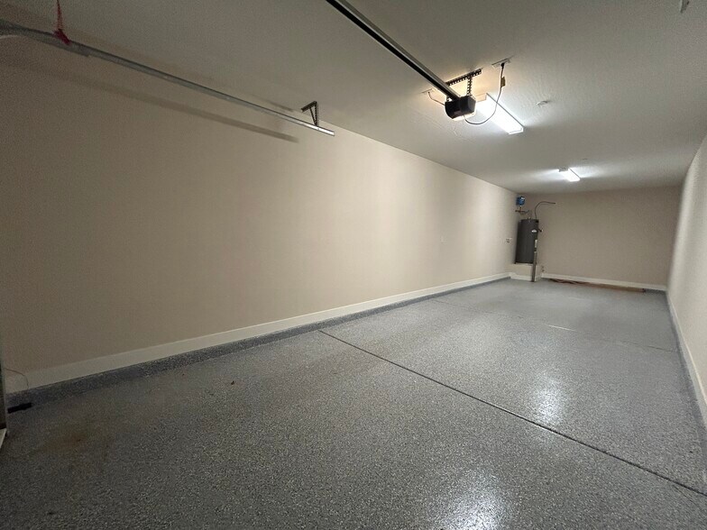 Building Photo - 2121 W Sonoran Desert Dr