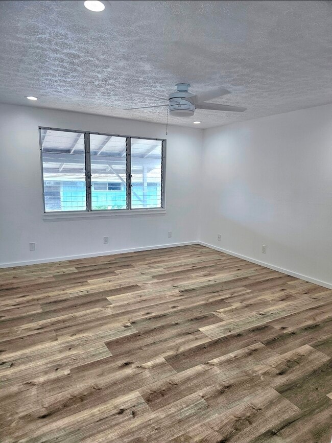 Building Photo - 56-344-344 Huehu St