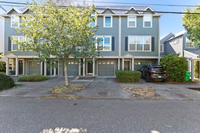 Building Photo - 6143 S Virginia Ave
