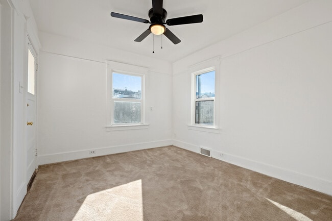 Building Photo - 707 E Front St