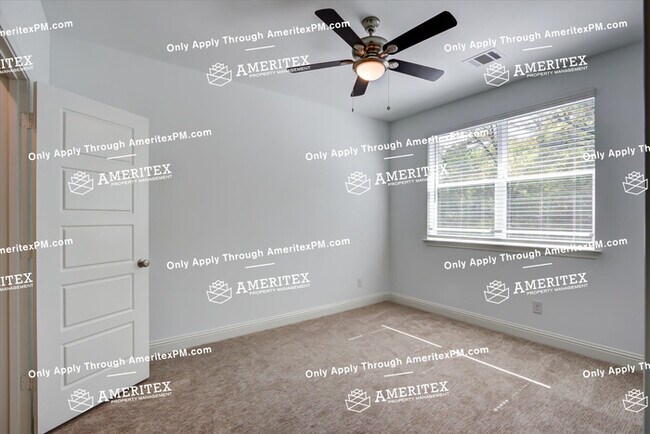 Building Photo - 6348 Oakbend Cir