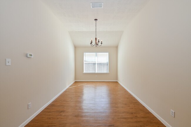 Building Photo - 2506 Fox Water Dr