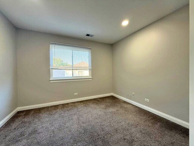 Building Photo - 97 Burr Oak Ln