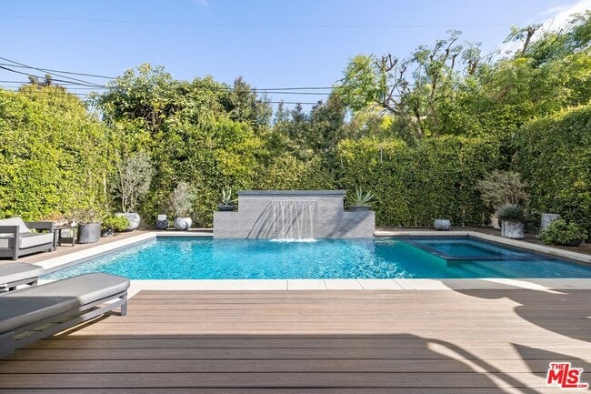 Building Photo - 1940 Kelton Ave