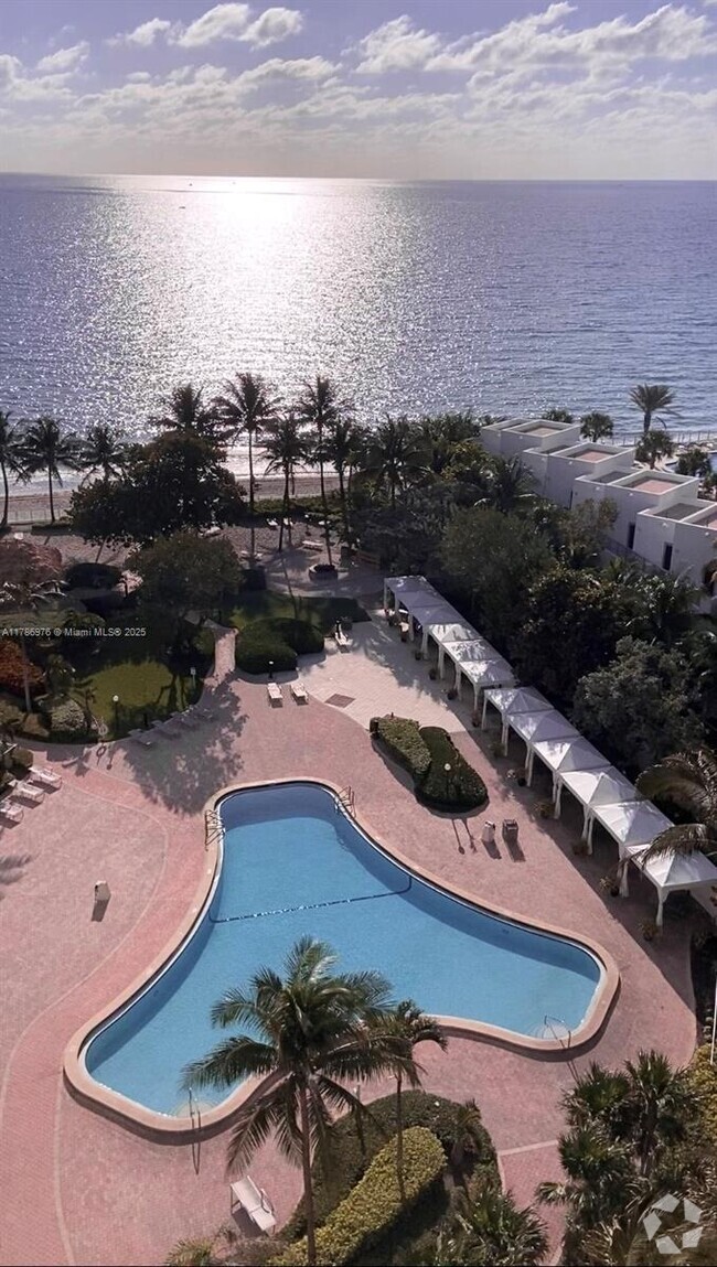 Building Photo - 3001 S Ocean Dr