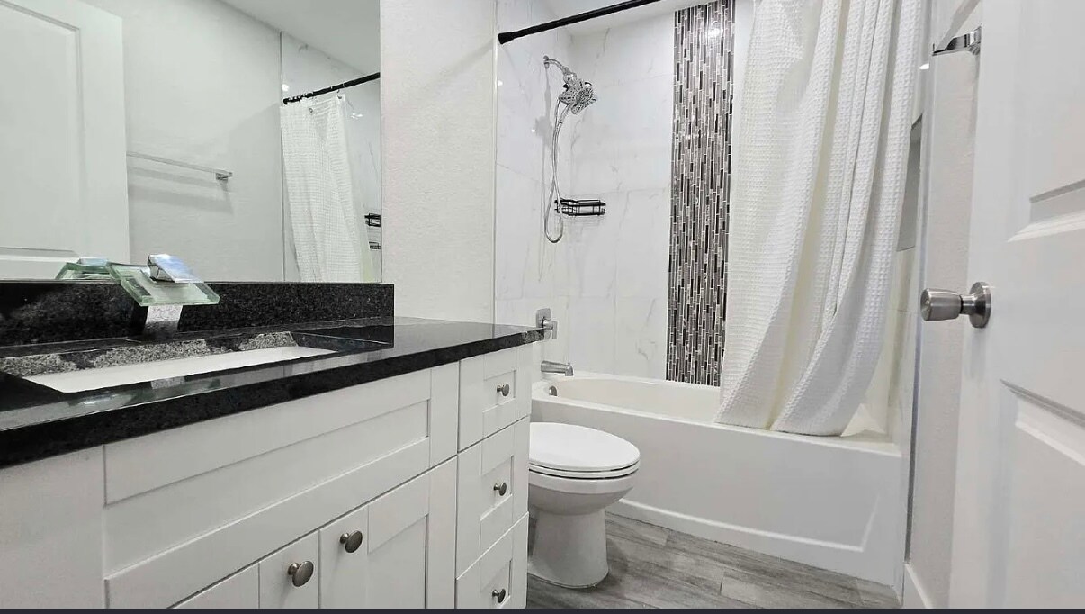 Building Photo - 4020 NW 41st Pl