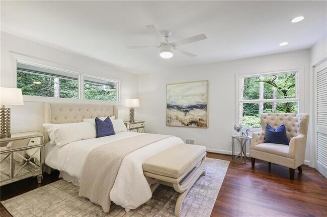 Building Photo - 2800 Mornington Dr NW