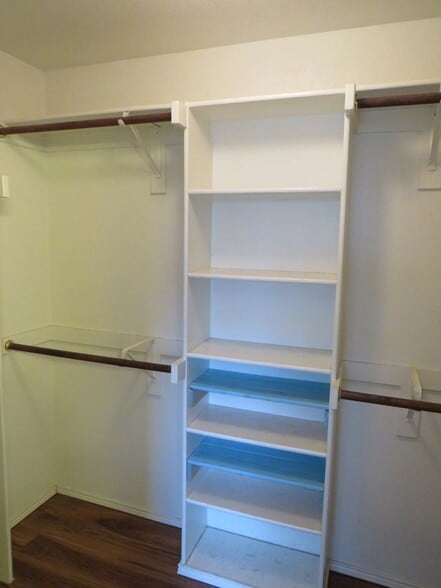 Building Photo - 3717 Beatriz Dr