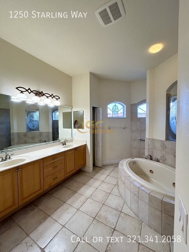 Building Photo - 1250 Starling Way