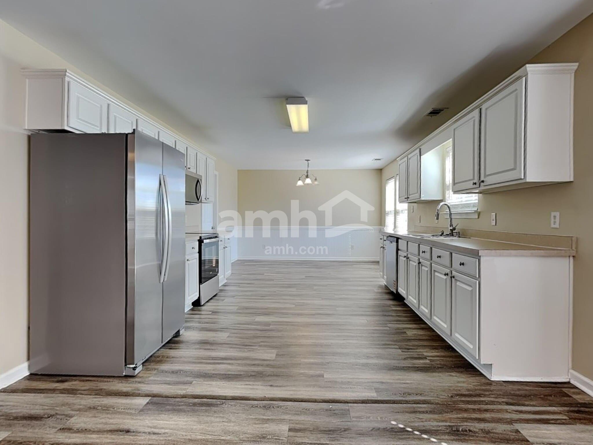 Building Photo - 4 Laurel Ln