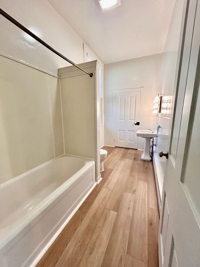 Building Photo - 202 E Main St