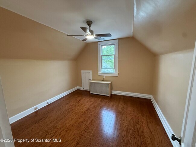 Building Photo - 1008 Fisk St