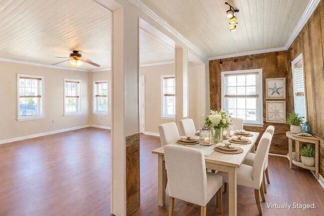 Building Photo - 100 Water St