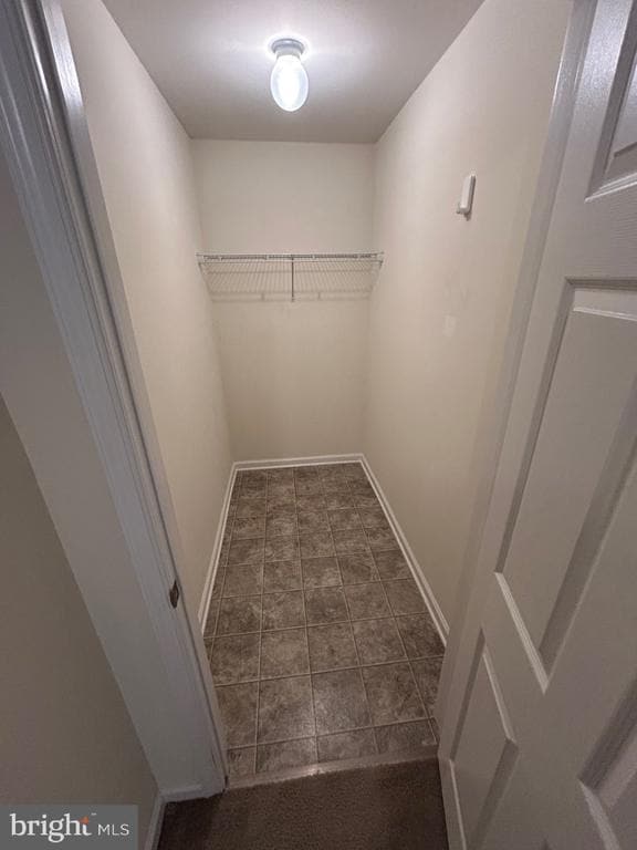 Building Photo - 414 W 7th St