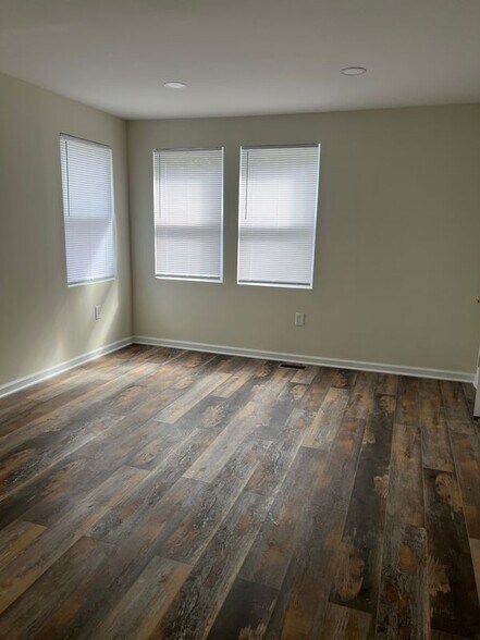 Building Photo - 4064 Edgewood Rd