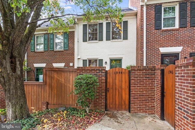 Building Photo - 1944 N Cleveland St