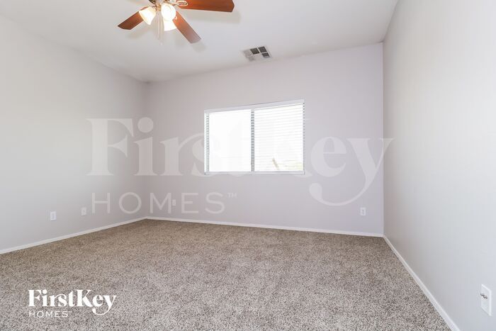 Building Photo - 9918 W Bloch Rd