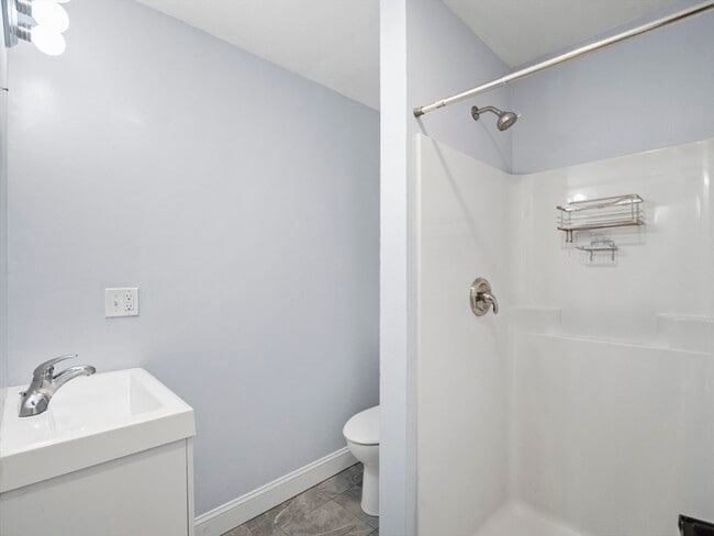 Building Photo - 543 Andover St