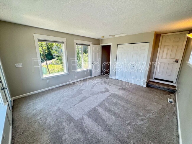 Building Photo - 11731 SW 41st Ave