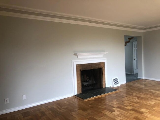 Building Photo - 130 El Bonito Way