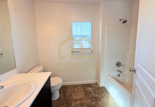 Building Photo - 2050 Green Ridge Cir