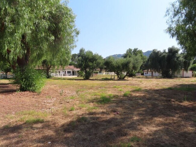 Building Photo - 29710 Vallejo Ave