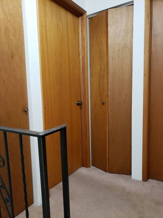 Building Photo - 2005 NE Terre View Dr