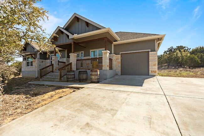 Building Photo - 837 Cougar Dr
