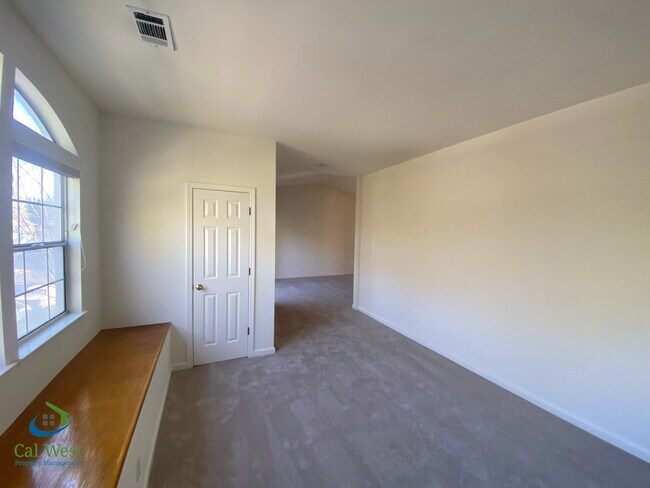 Building Photo - 855 Jackson St