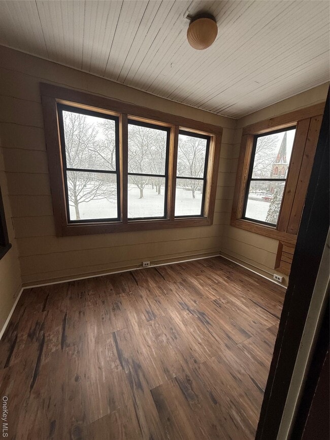 Building Photo - 173 Mansion St