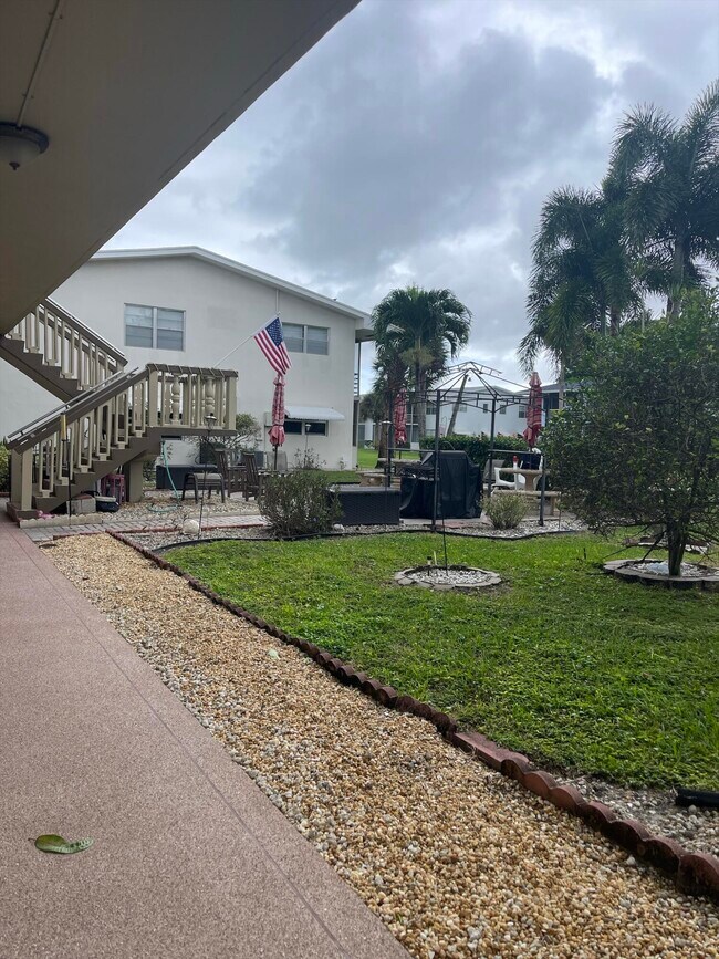 Building Photo - 172 Salisbury I