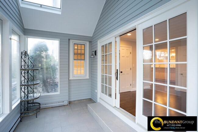 Building Photo - 40 Puddingstone Ln