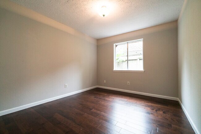 Building Photo - 2314 Pebbledowne Cir
