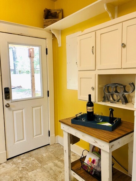 Building Photo - 1870 Central Ave