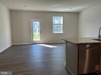 Building Photo - 144 Rae Ct
