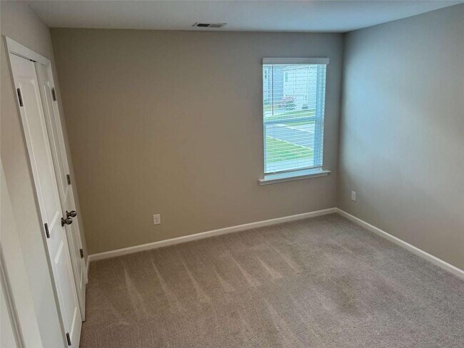 Building Photo - 312 Grey Falcon Ave