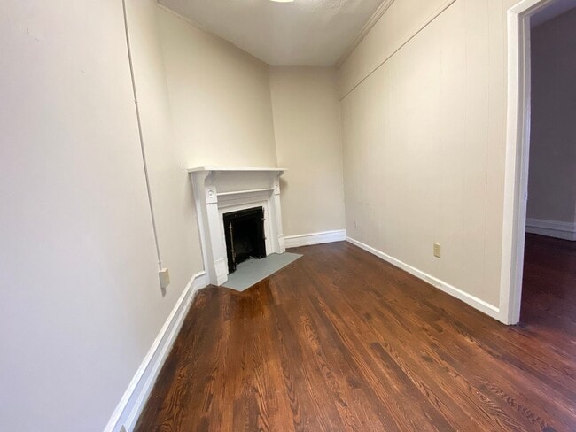 Building Photo - 9 Bed 5 Bath Historic Home - Commercial Use