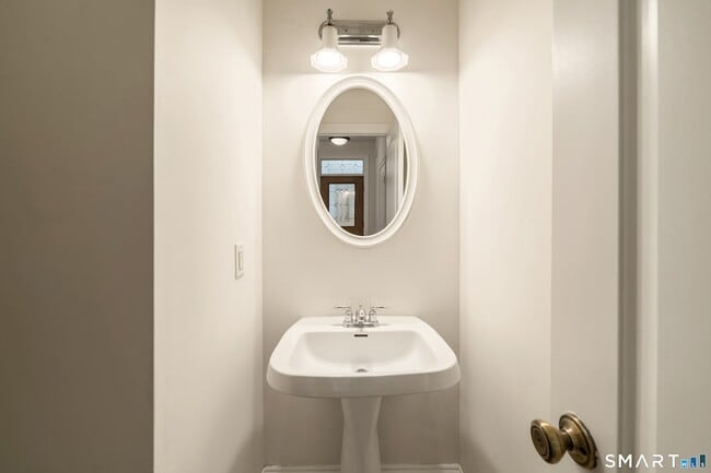 Building Photo - 13 Paulding Terrace