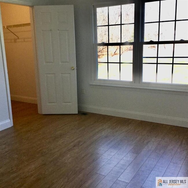 Building Photo - 682 Darlington Dr
