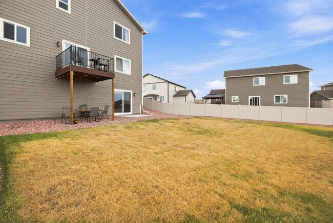 Building Photo - Beautiful 2025-Built 5 Bedroom Home with Finished Walk-Out Basement