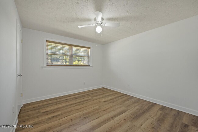 Building Photo - 2504 Liberty Ln