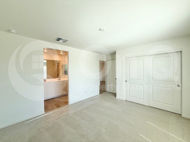 Building Photo - 1435 E Angie Dr